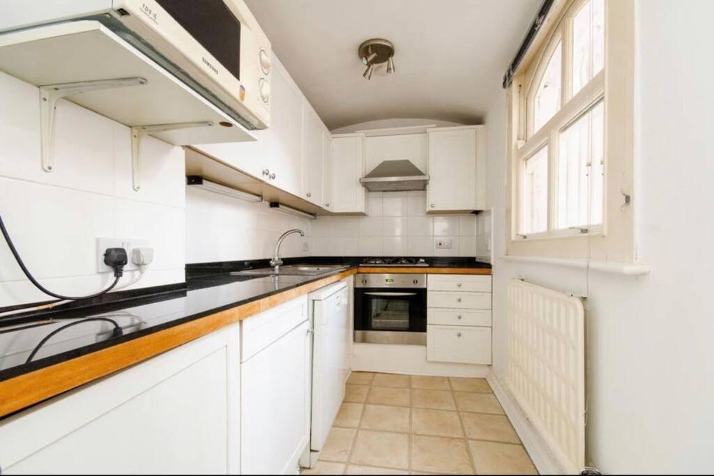 2 Bedroom Flat In Diplomatic Enclave In Kensington Londres Exterior foto