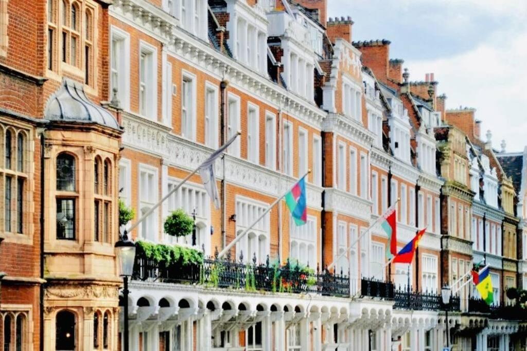 2 Bedroom Flat In Diplomatic Enclave In Kensington Londres Exterior foto